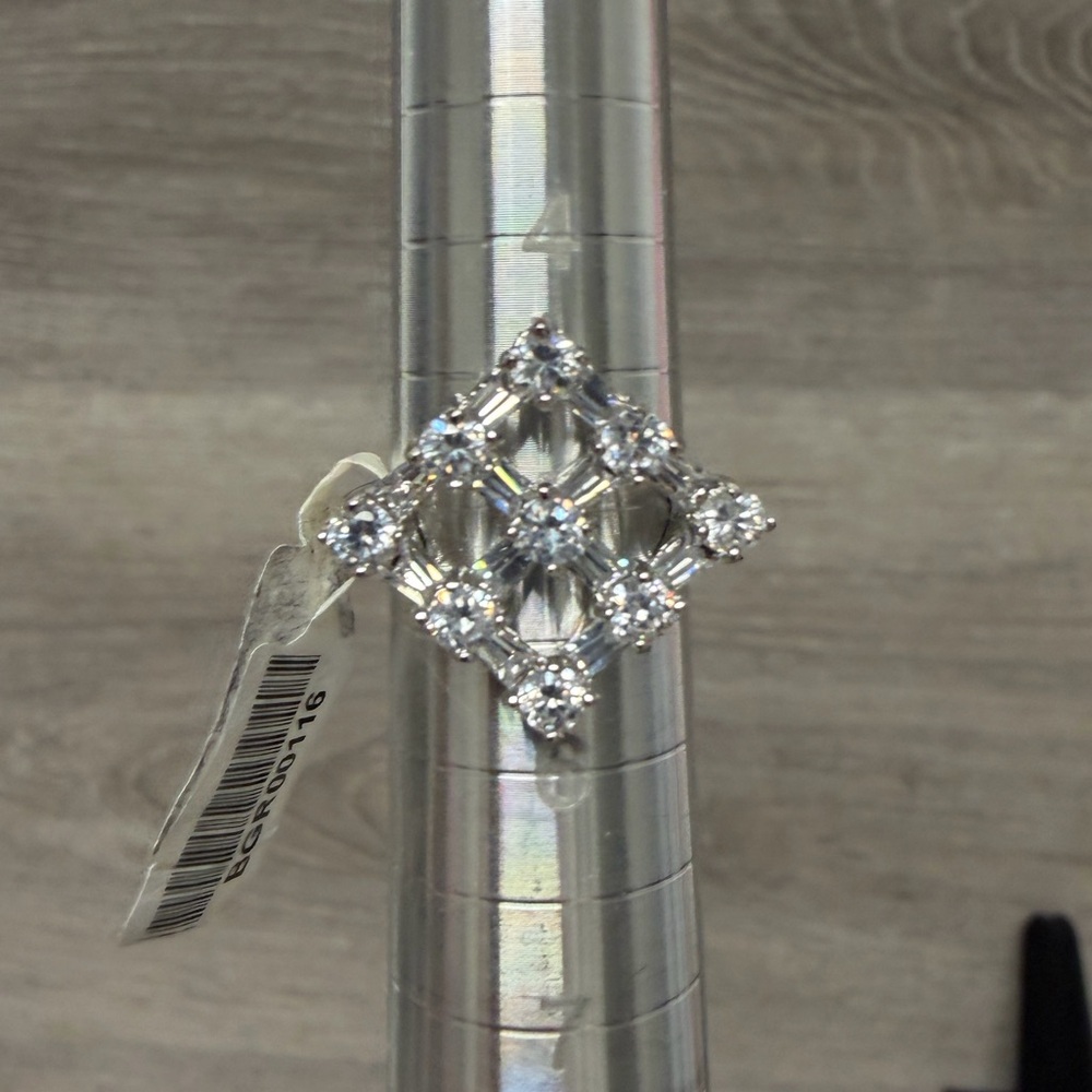 Elegant Sterling Silver Diamond Ring .925